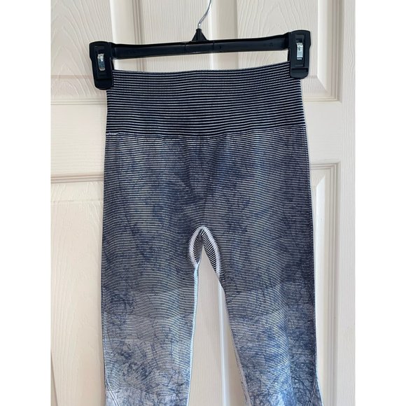 Lululemon Ebb To Train Tight  Seamless Leggings Size 6 - Picture 7 of 12